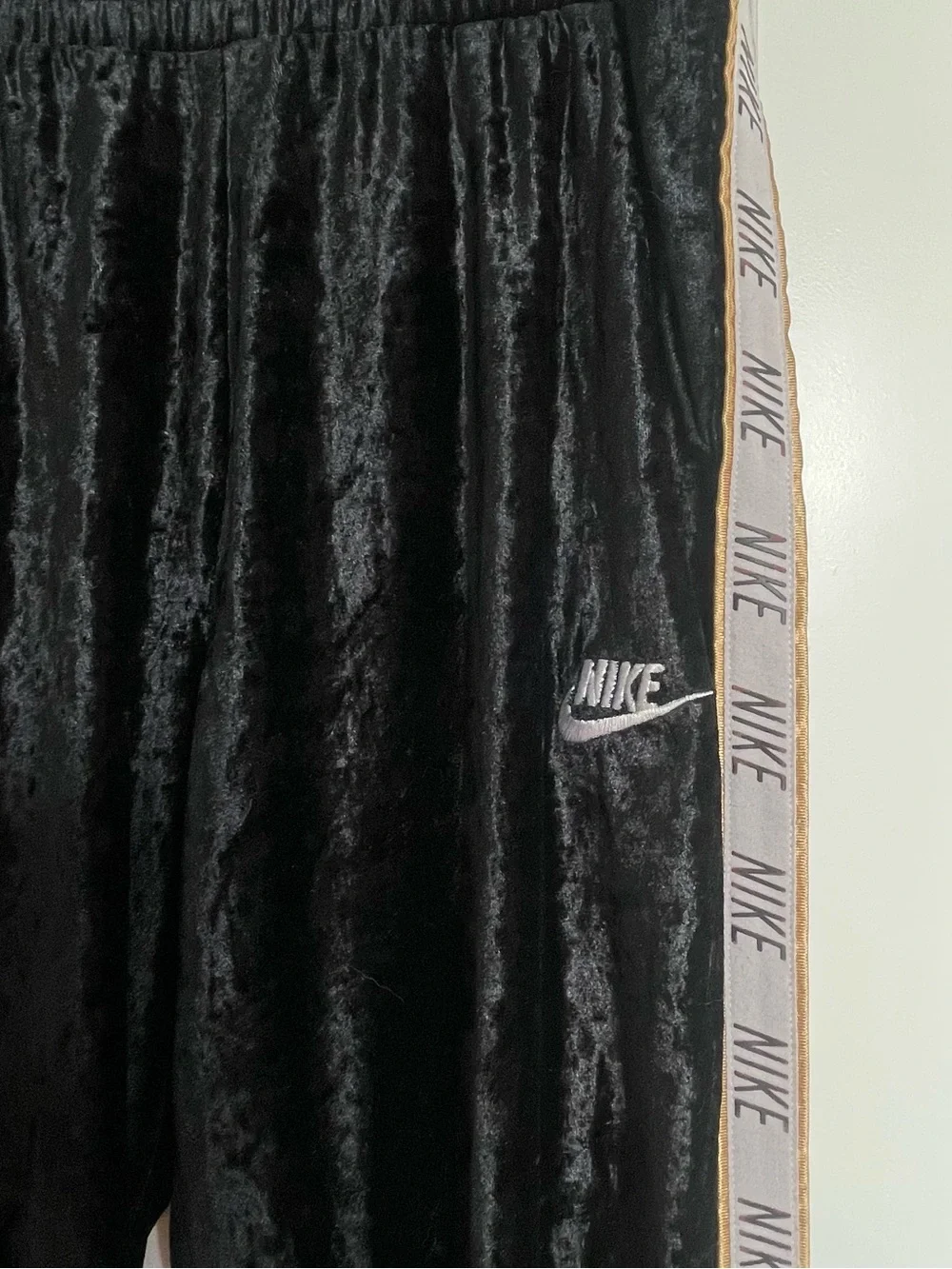 Nike Girls' Crushed Velour Track Pant/Jogger XL